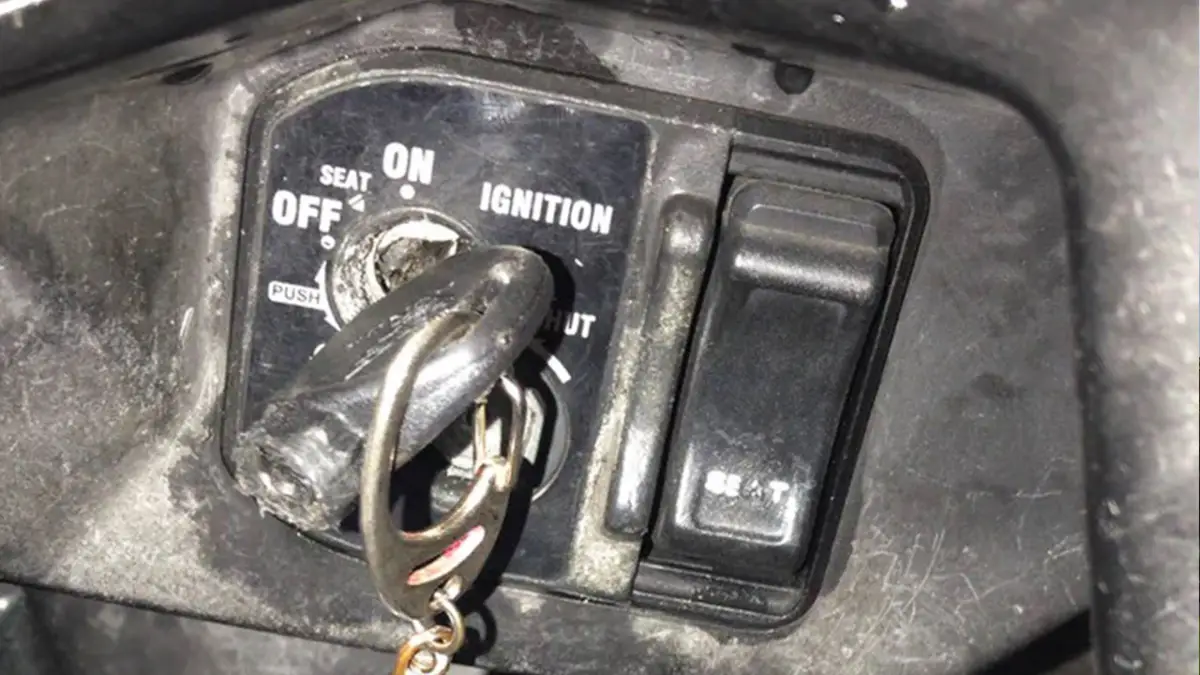 Kunci Motor Macet di Lubang Kontak: Penyebab dan Solusinya