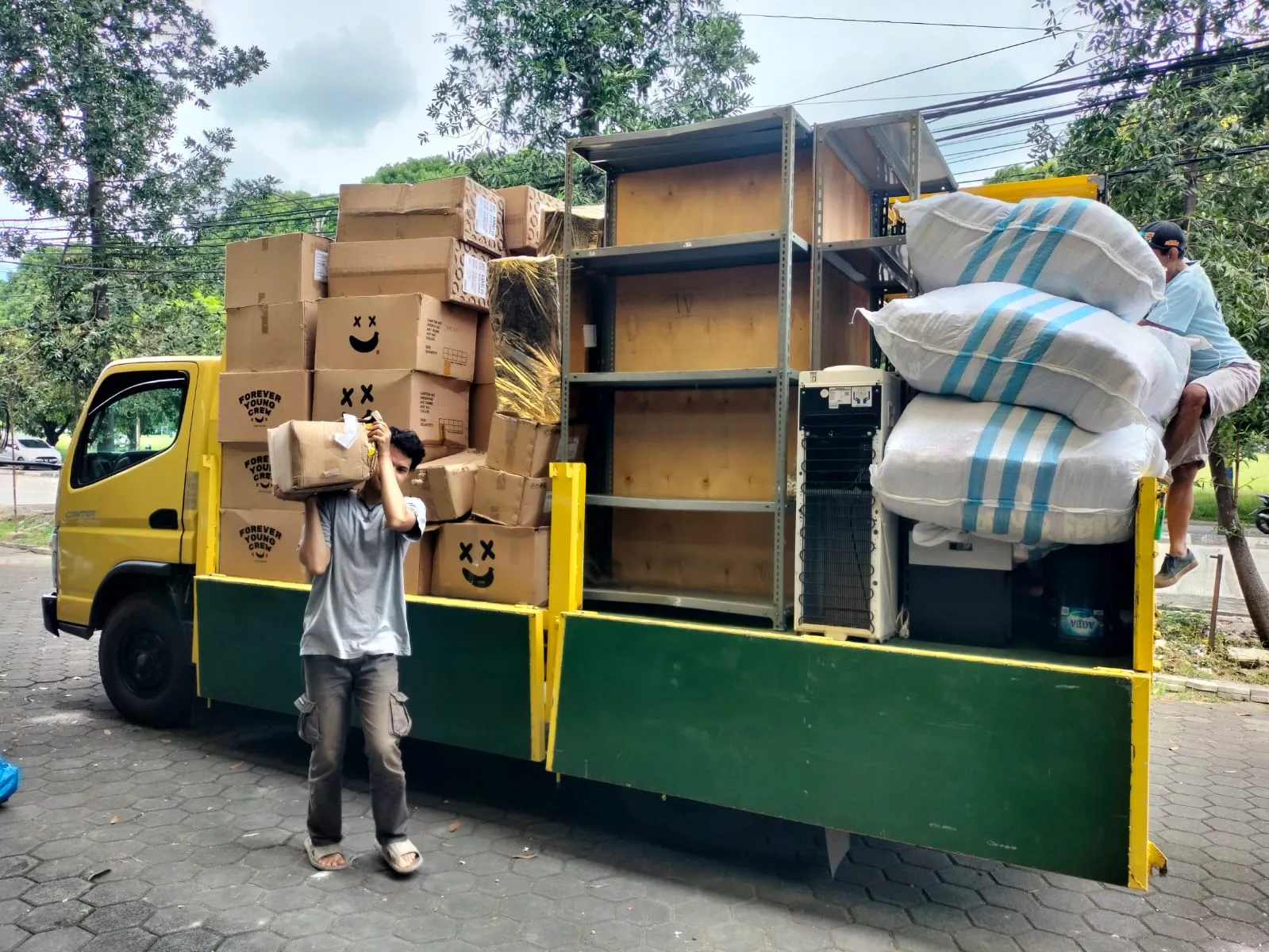 Sewa Truk untuk Pindahan Gudang agar Proses Pemindahan Lebih Cepat